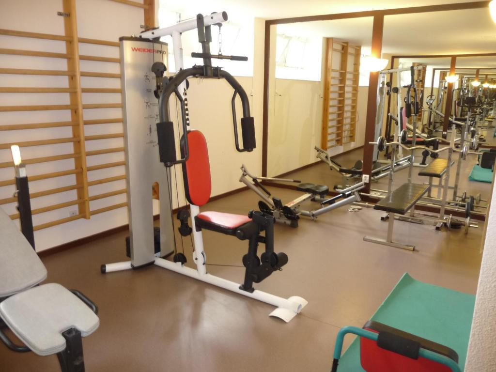 Logis Hotel Saint-Roch Pleumartin Esterno foto