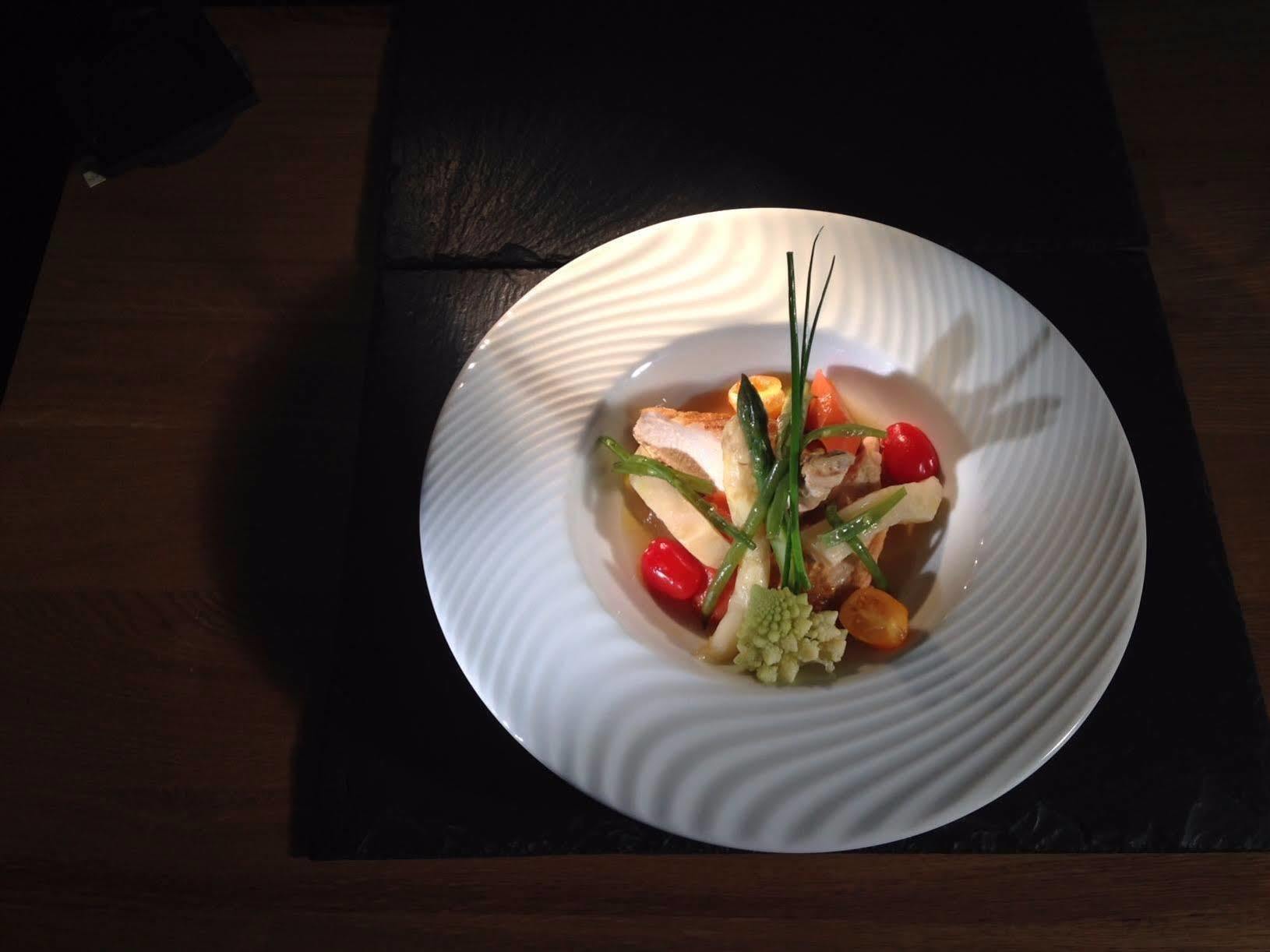 Logis Hotel Saint-Roch Pleumartin Esterno foto