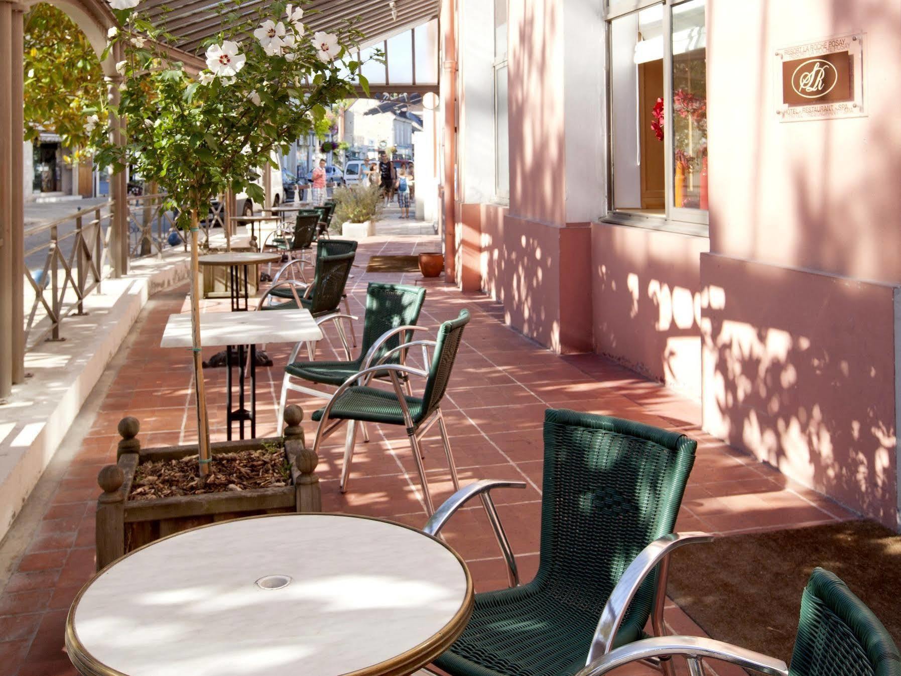 Logis Hotel Saint-Roch Pleumartin Esterno foto